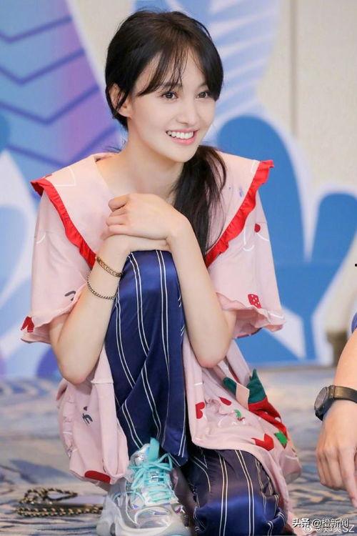 吃瓜姐妹微博,揭秘娱乐圈幕后故事